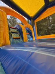 IMG 5778 1780421430 XL Royal Bounce House Combo Wet/Dry