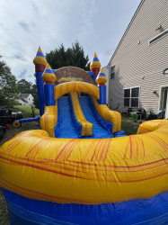 IMG 5780 1780421429 XL Royal Bounce House Combo Wet/Dry